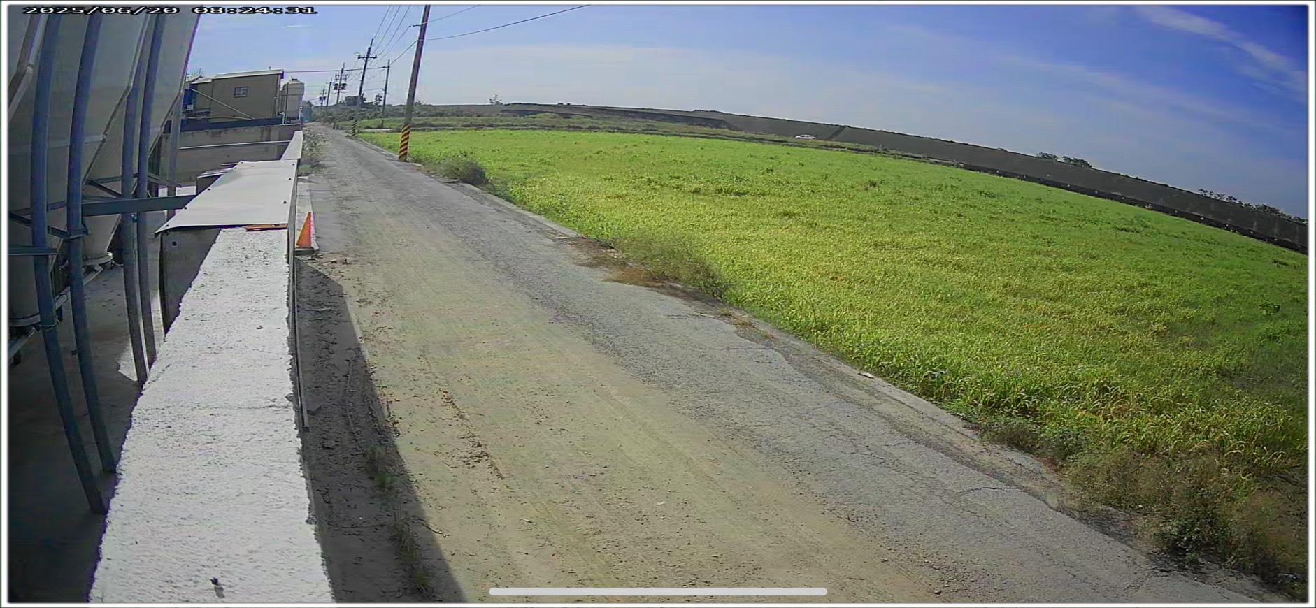 紅外監視器在夜晚無光時拍攝的畫面